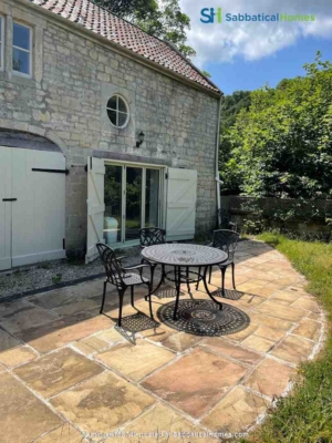 1 bedroom guest house for rent